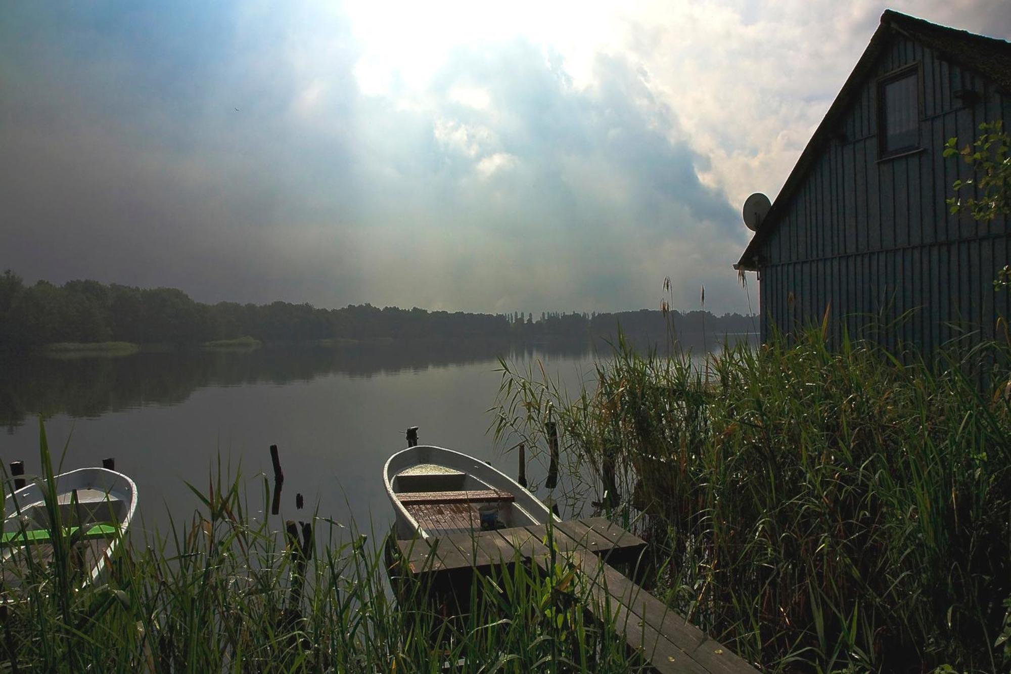 Ferienhaus Am See Perlin Zewnętrze zdjęcie